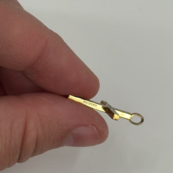 Vintage gold plated small cross - Picture 3 of 5